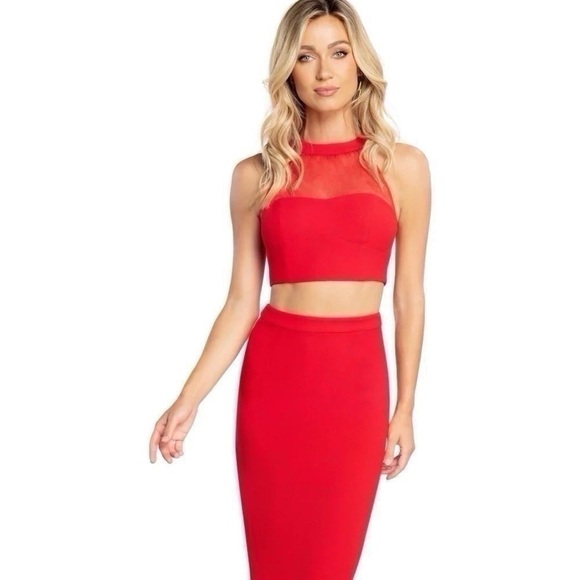 Dress The Population Elliana Two-Piece Faux Halter Set Rouge - Picture 2 of 14
